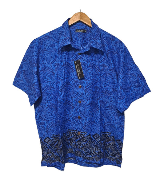 Ｐｒｏｖｏｇｕｅ
Islander shirt
Blue
Short sleeves
100% Cotton 
Made in Fiji