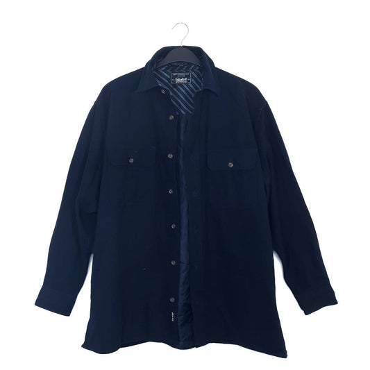 Levi Strauss & Co
Dark blue polo shirt
Long sleeves
